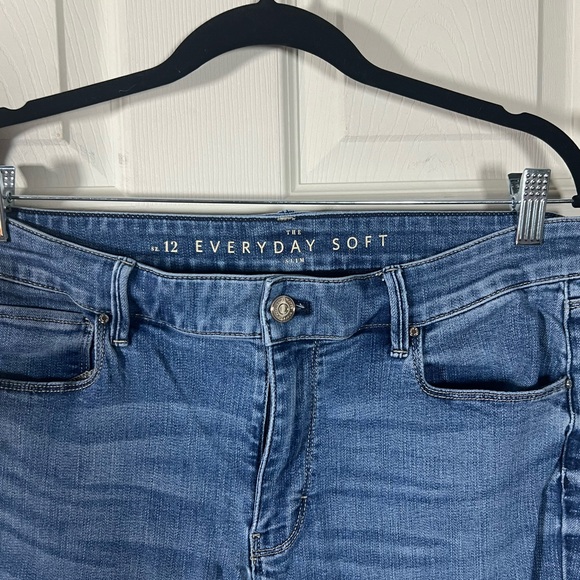 WHBM White House Black Market Everyday Soft Slim Blue Denim Jeans - Picture 3 of 5